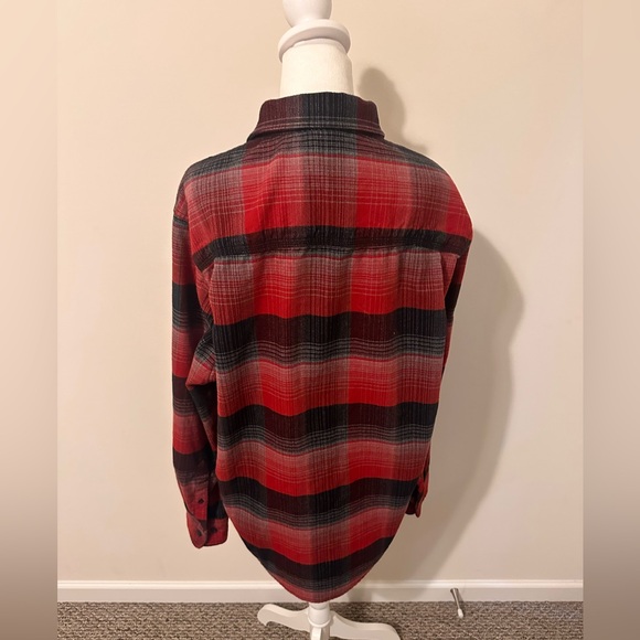 The North Face Red and Black Checkered Flannel Shirt Size Large - Picture 3 of 6